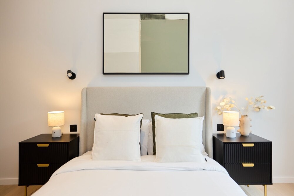 The Brondesbury Place - Bright 2bdr Flat With Balcony Parking
