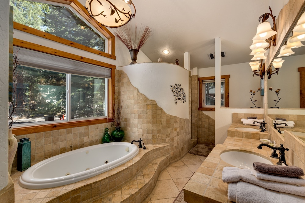Sundown Lodge 4 Bedroom Home