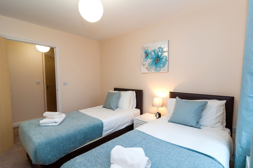 Basingstoke Vacations - Bladon Court - Property Image 5