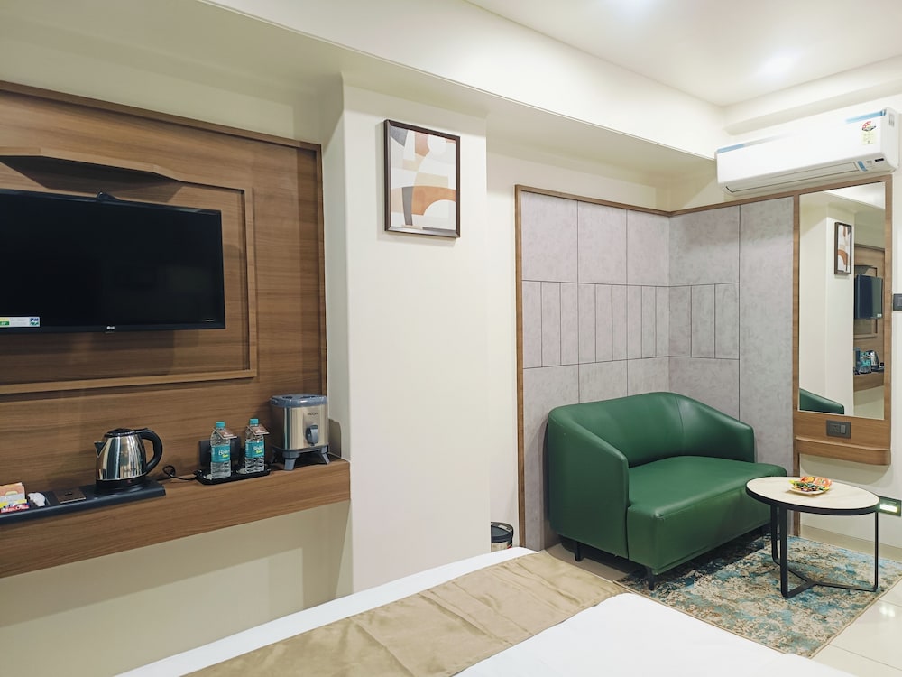 Hotel Maskan Surat