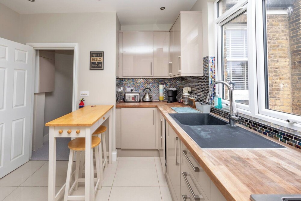 Beautiful 3BD Garden Flat - Tooting!
