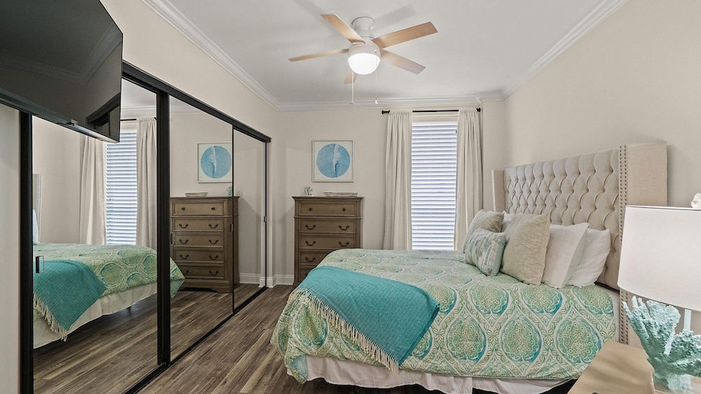 Pelican Pointe #1003 by Southern Vacation Rentals