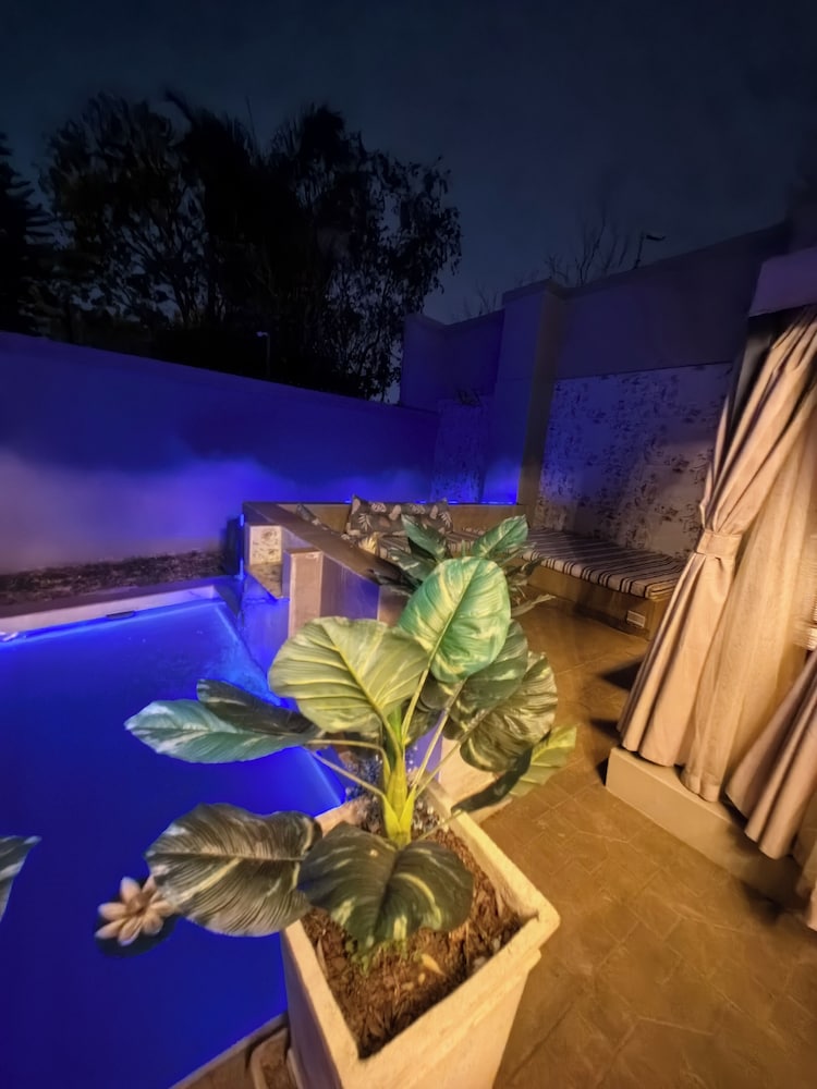 Bryanston Palms Accommodation