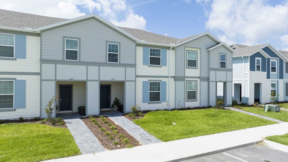 Stunning 5Bd w/ Pool @ Windsor Island Resort 3814 - Image 1