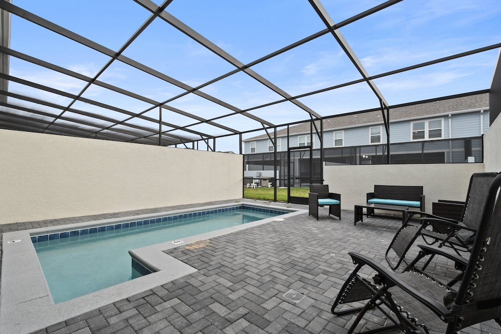 Family Getaway With Themed Rooms & Private Pool