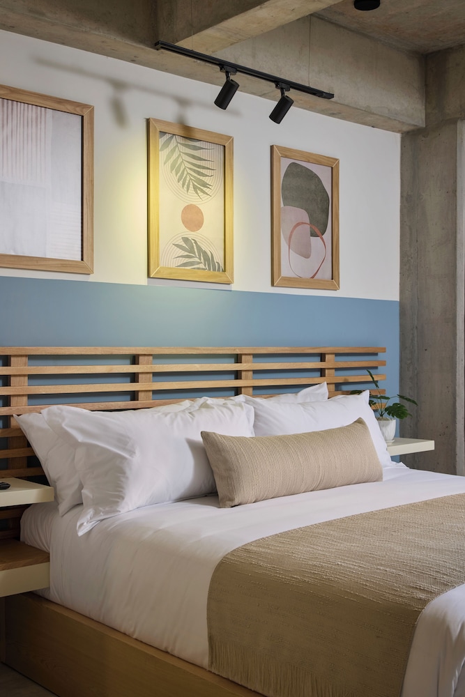 30 Living Suites