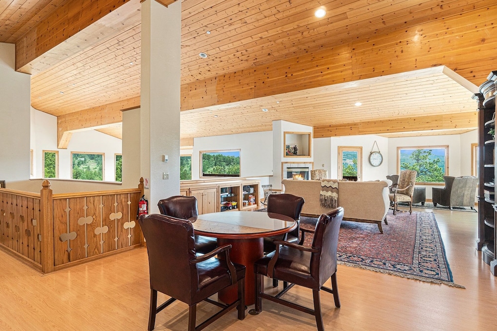 H7 at Hope Mountain -- 6-Bedroom Retreat Home at Allenspark Colorado 6 Home by RedAwning - Property Image 5