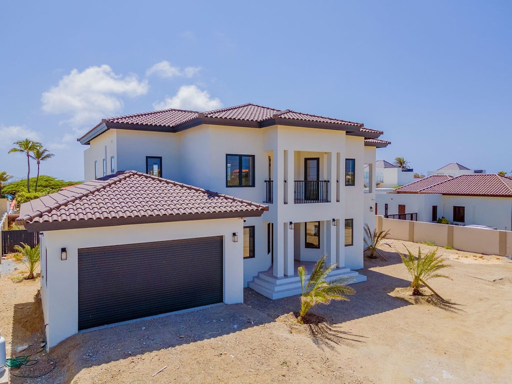 NEW Walk 2 Beach - 5BR Bonusroom w Pool Office