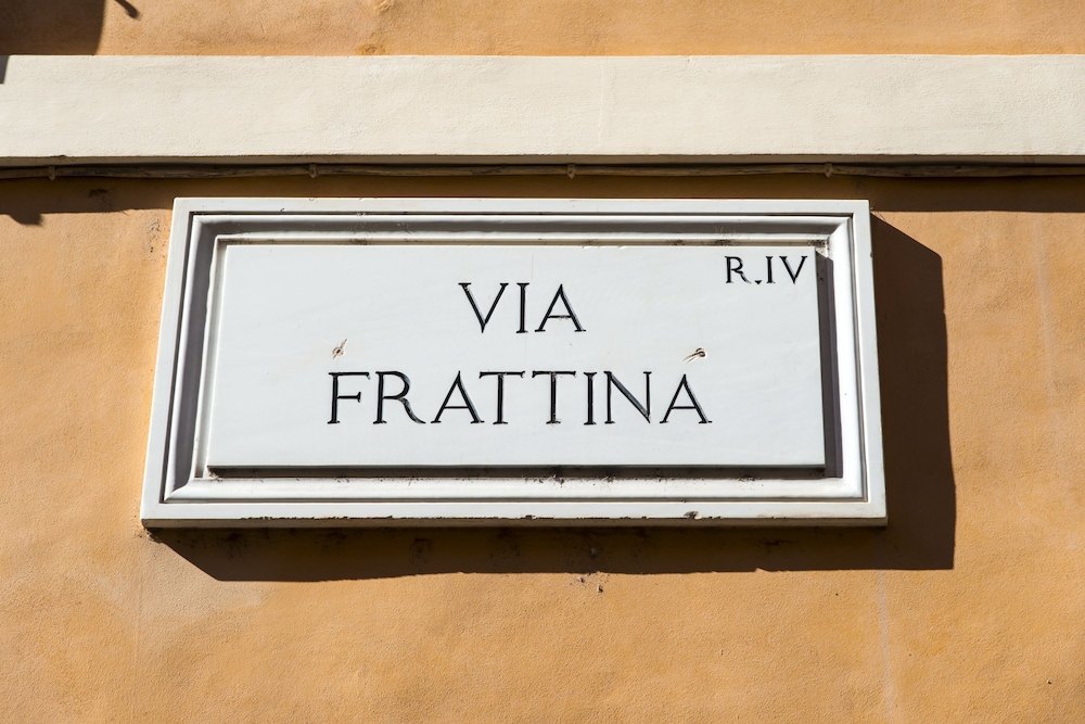 Rome Frattina 27