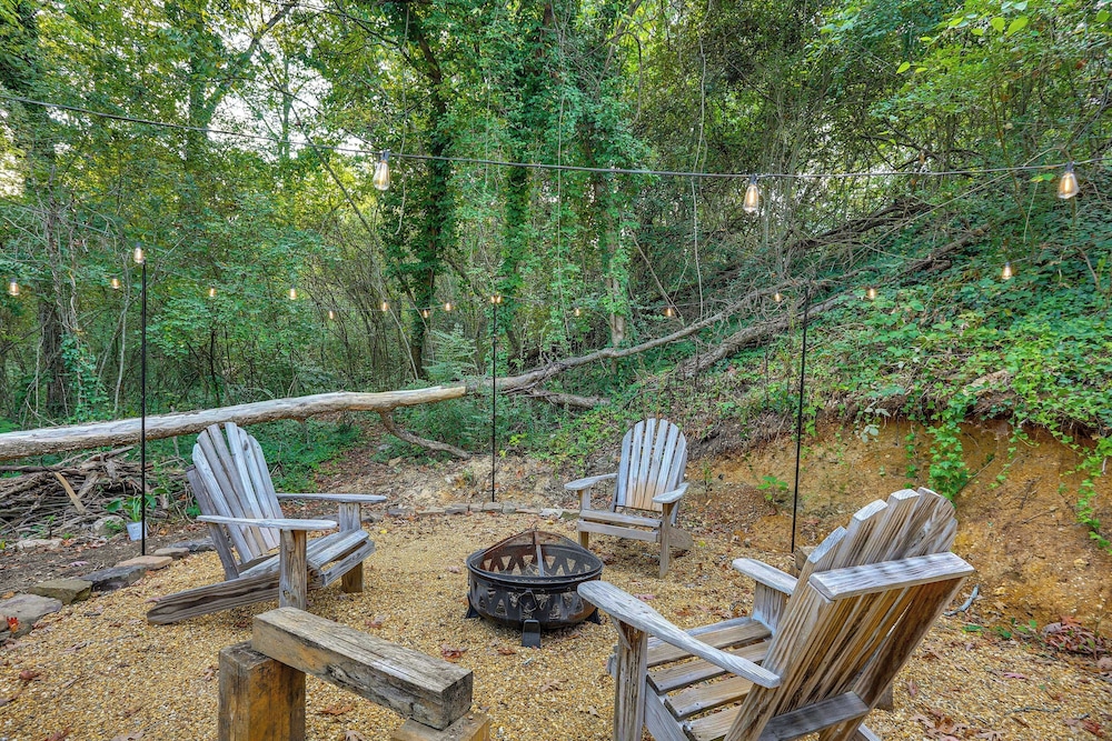 6 Mi to Downtown: Apartment in Chattanooga!