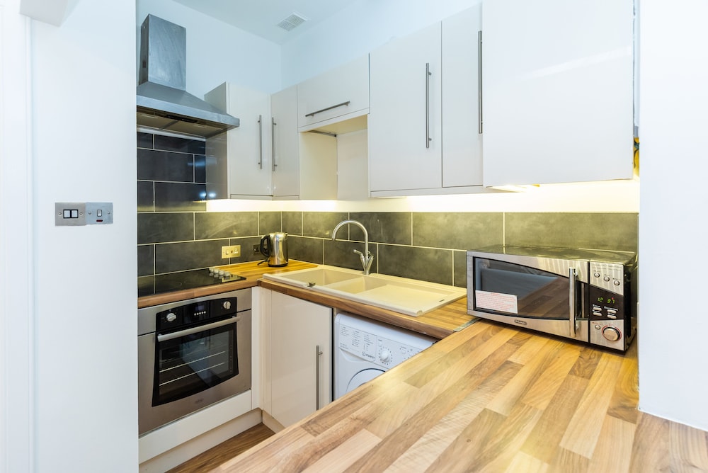 Dbeautifiers Apartments - Adults Only view 4
