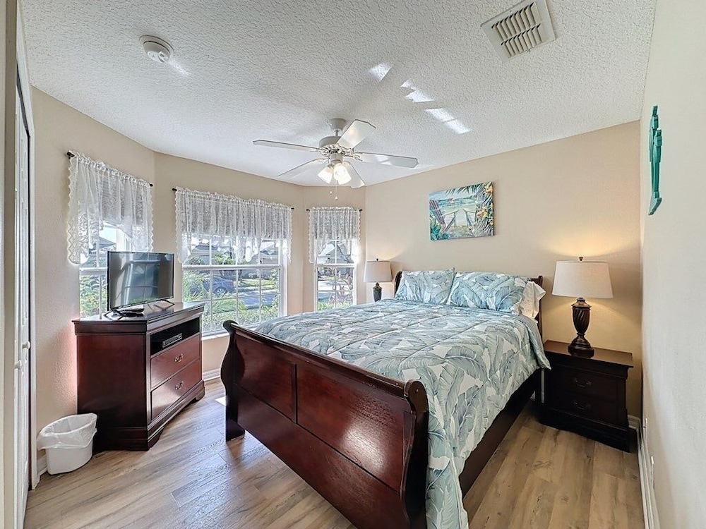 Spacious 4 Bed Villa With Pool/spa And Game Room 4 Bedroom Villa