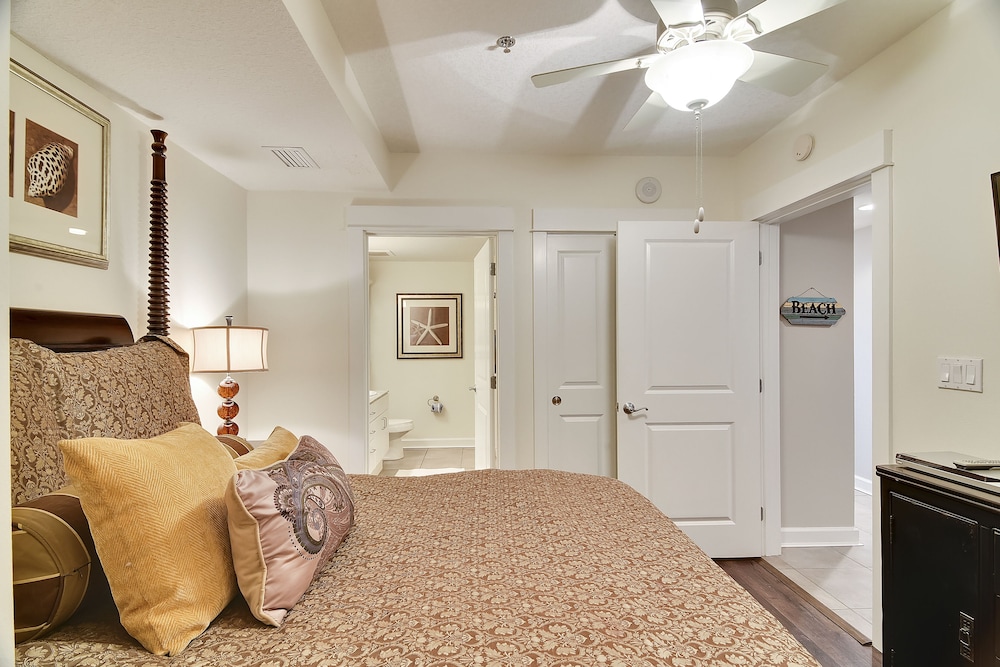 Grand Panama Beach Resort by Book That Condo