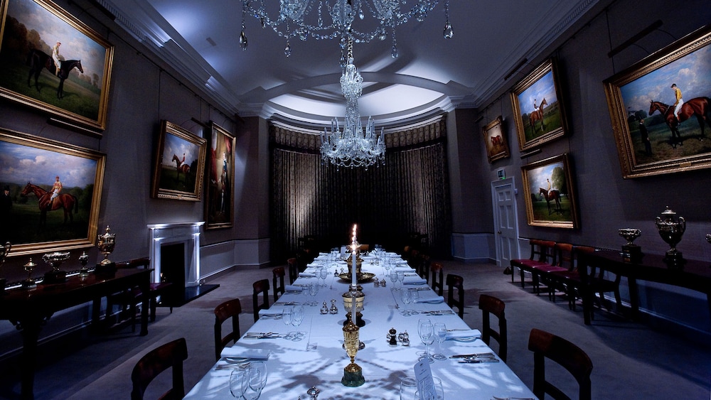 Newmarket Vacations - The Jockey Club Rooms - Property Image 39