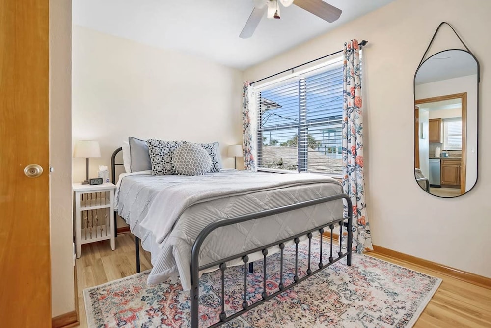 Oceanfront in St Aug Beach Patio BBQ Smart TVs