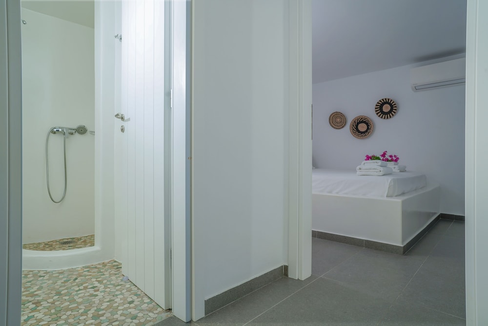 Mykonos 22 Superb Town Penthouse With Jacuzzi Spa