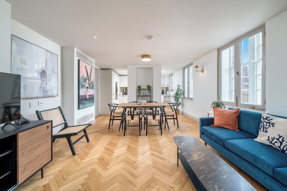 Luxury flats near Big Ben and London Eye