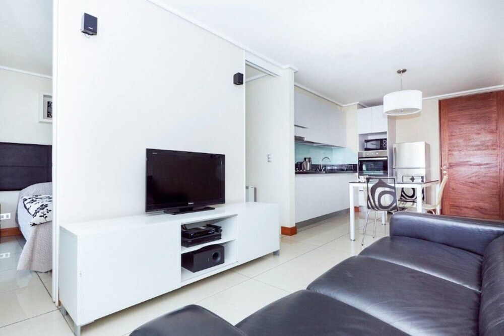 Carmelitas Contemporary 1BR Apt - Pool Gym Metro
