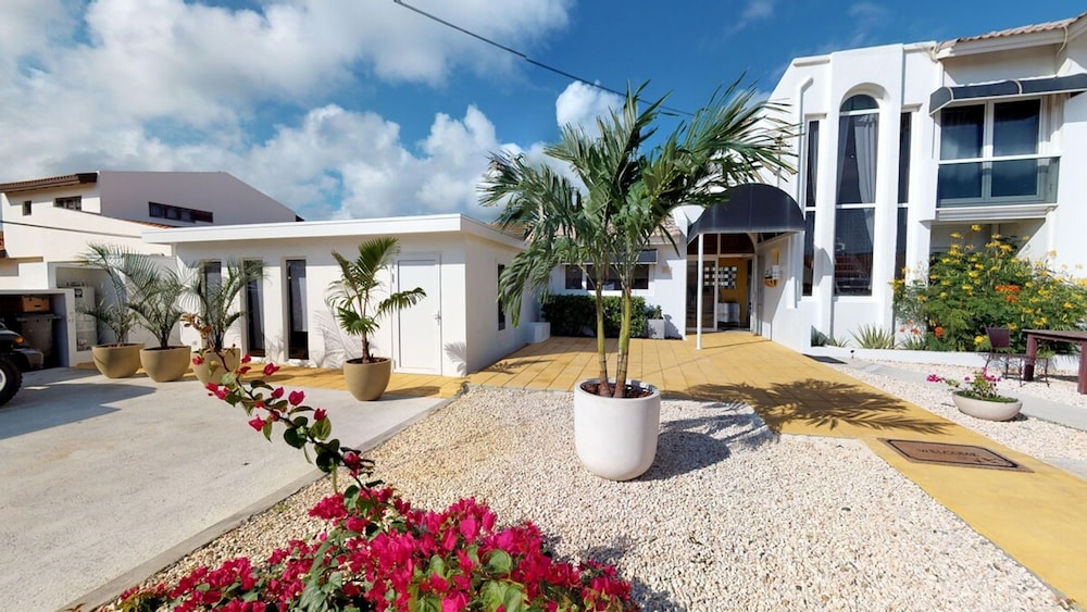 Poolside Apt Ibiza Poolside Apt -2 bd 2 Bath-kitchen-modern Hotel