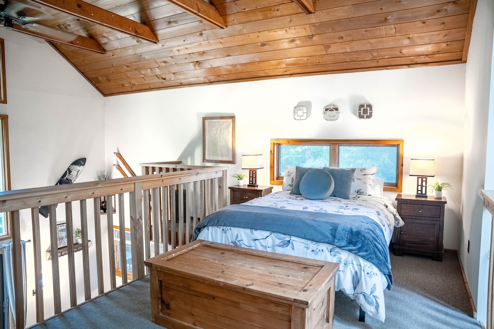 Bob's Sled Lodge 2 Bedroom Home