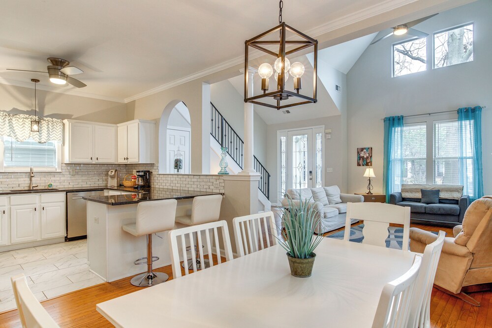 3 Mi to Dtwn Memphis: Charming Family Home!
