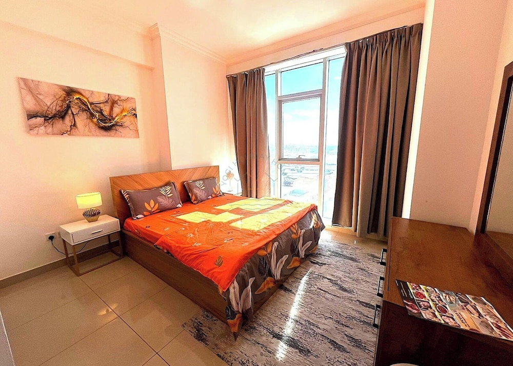 Modern & Cozy 1-BR in Business Bay