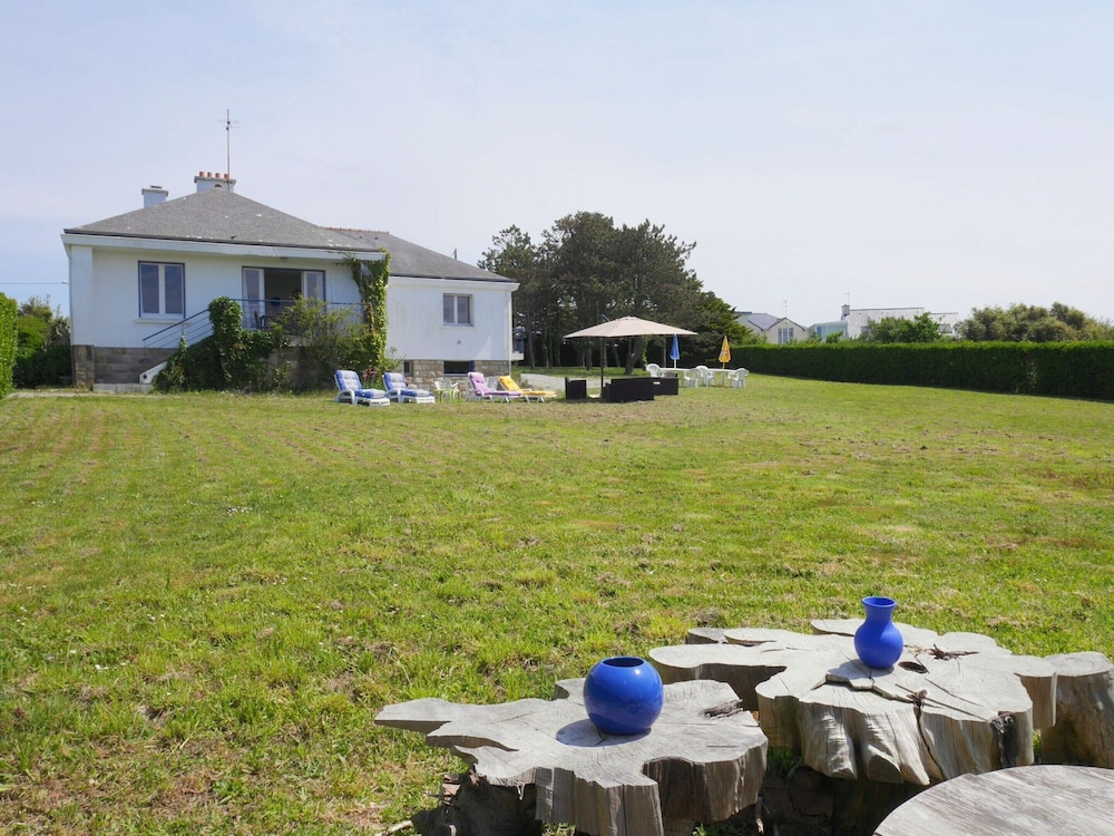 Holiday Home in Lampaul-plouarzel Nearby sea