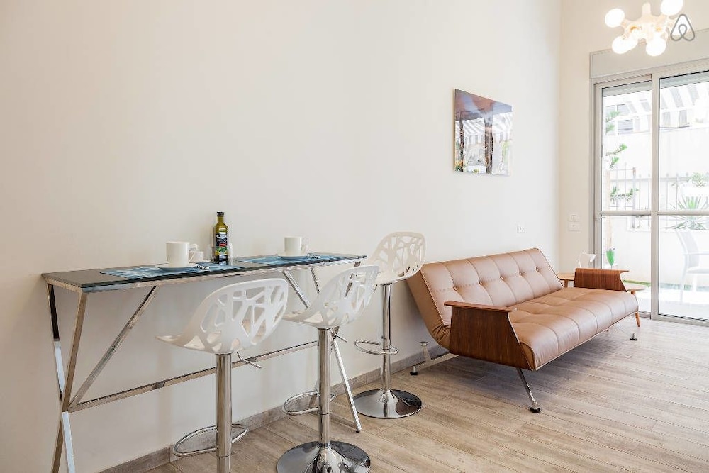 Apt Terrace & Garden - Bauhaus