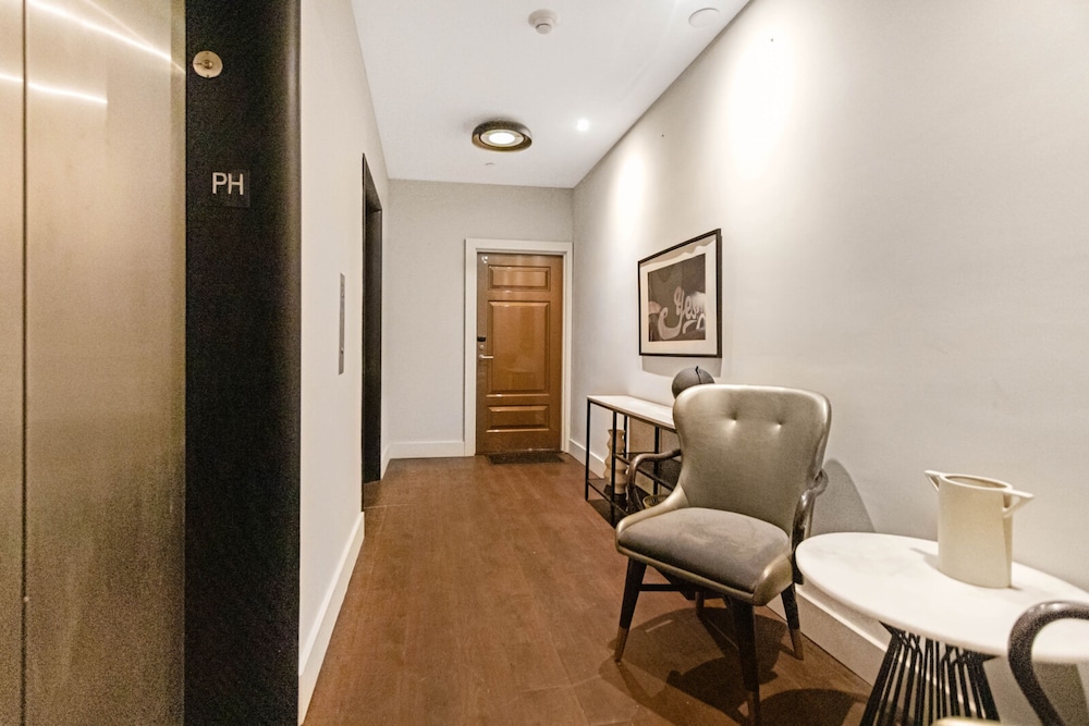 Shelborne Penthouse by Sextant - Image 2