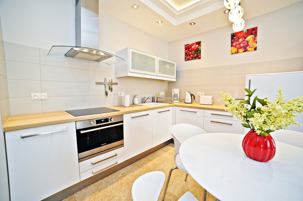 Grand Apartments