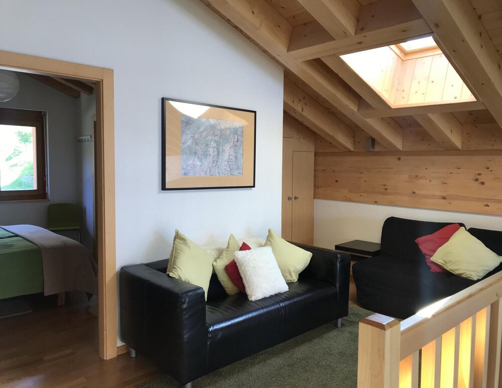 Authentic Apartment With Mountain View