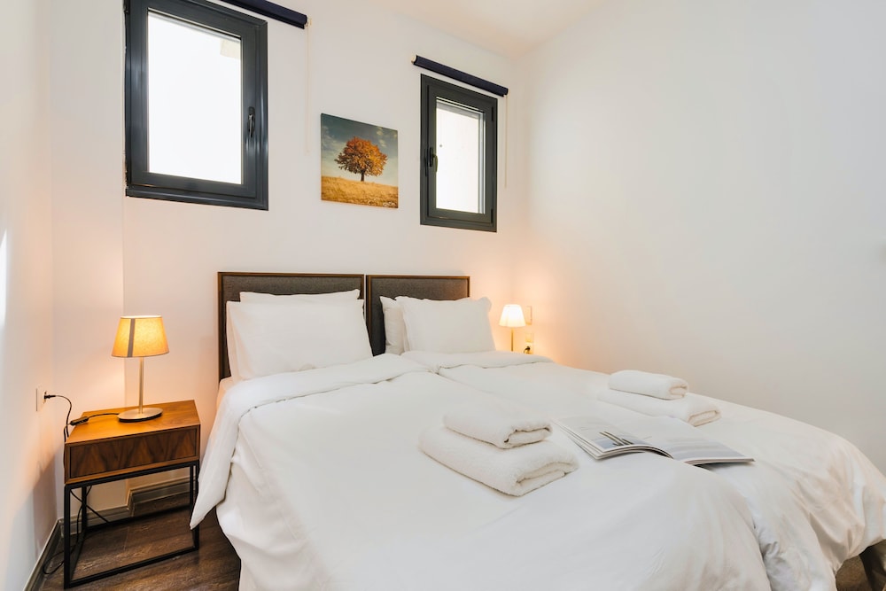 Sanders Home Suites - Cute Downtown 1-bdr. Apt photo 2