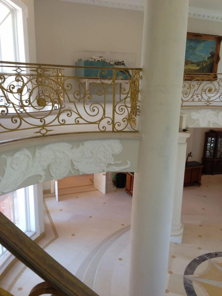 The Stradella Court Mansion