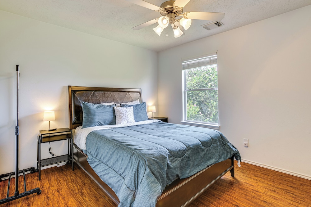 Fish & Hike: Pet-friendly Humble Home w/ Yard