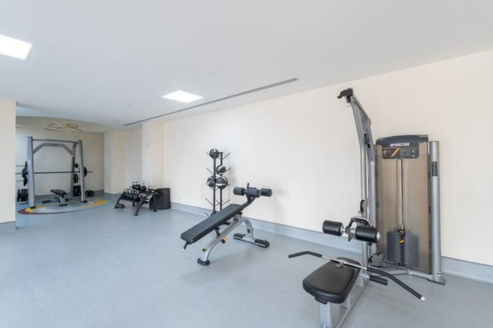 Stylish 1-bedroom Retreat With Pool in Vibrant Jumeirah Golf Estates