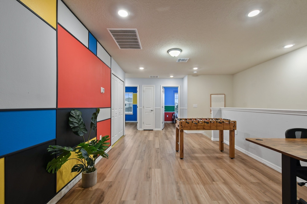 Family Getaway With Themed Rooms & Private Pool