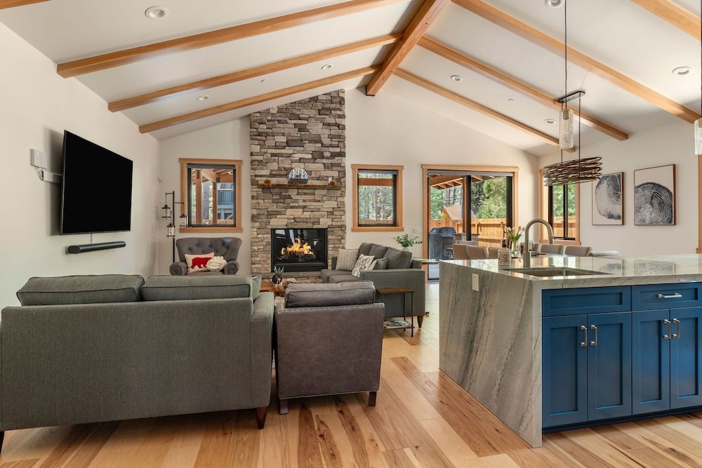 34 - The Maple Crest 5 Bedroom Home