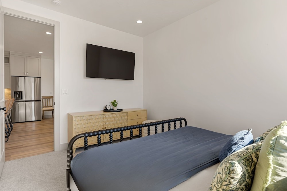 Coastline Cottage 5 Bedroom Townhouse