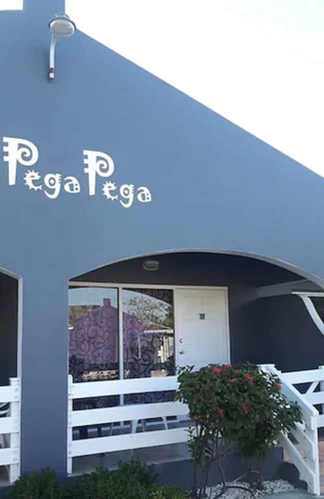 Hotel Pega Pega Apartments - Image 1