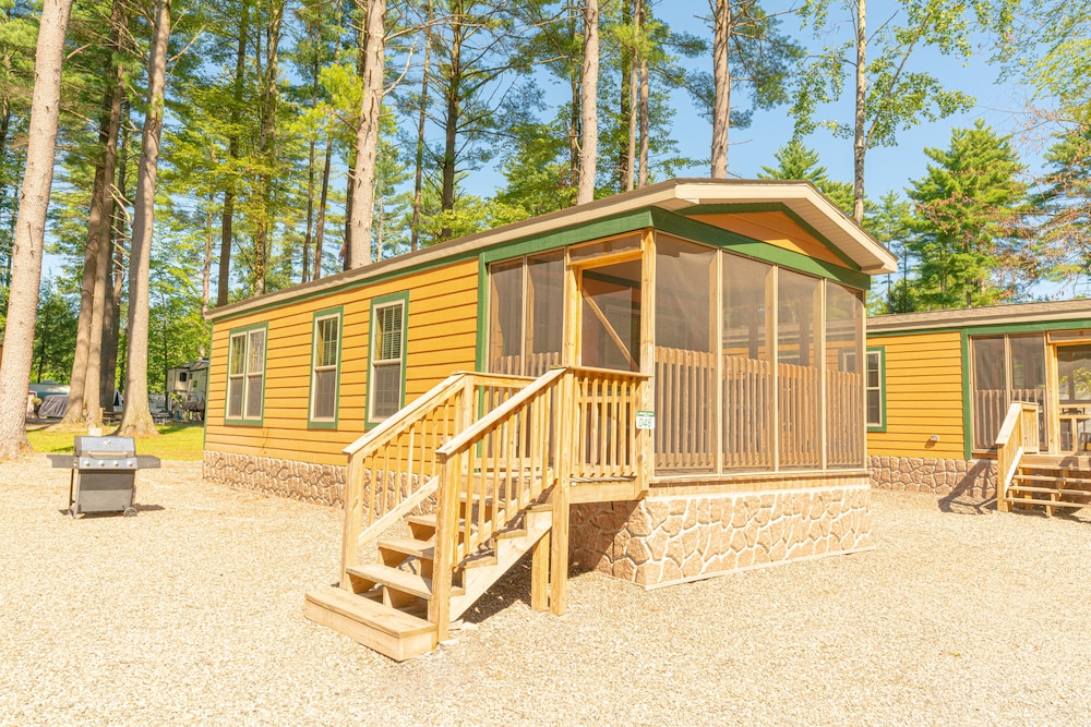 Sun Retreats Adirondack Gateway