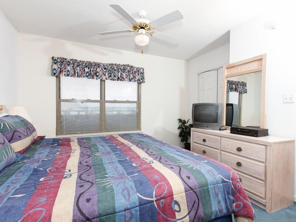 Emerald Twrs West 3003 by Brooks and Shorey Resorts