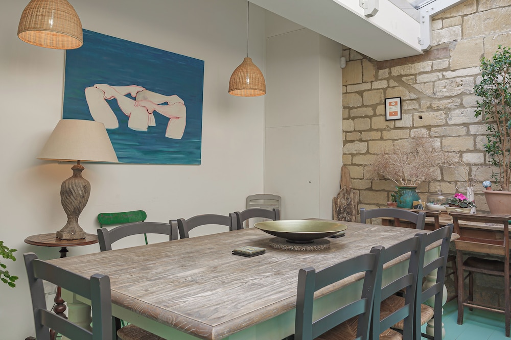 Artisan Hall Stunning Grandeur Cotswolds