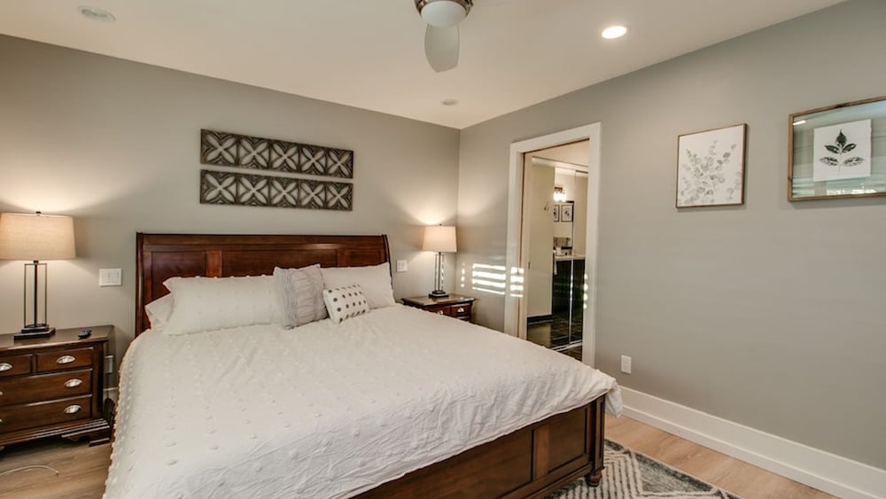 Relaxing 4 Bdrm Retreat in the Heart of Scottsdale