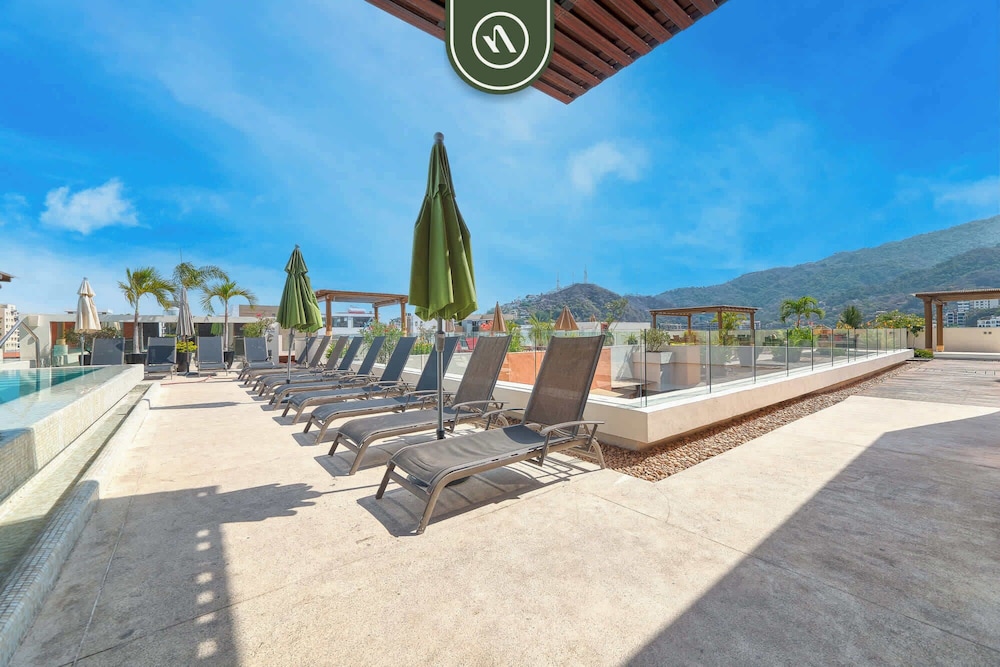 Amazing 1 BR Condo in Romantic Zone - Rooftop Pool