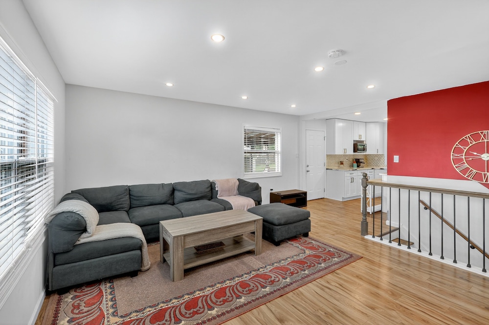 Spacious Getaway Near Dc & Potomac River 3 Bedroom Home