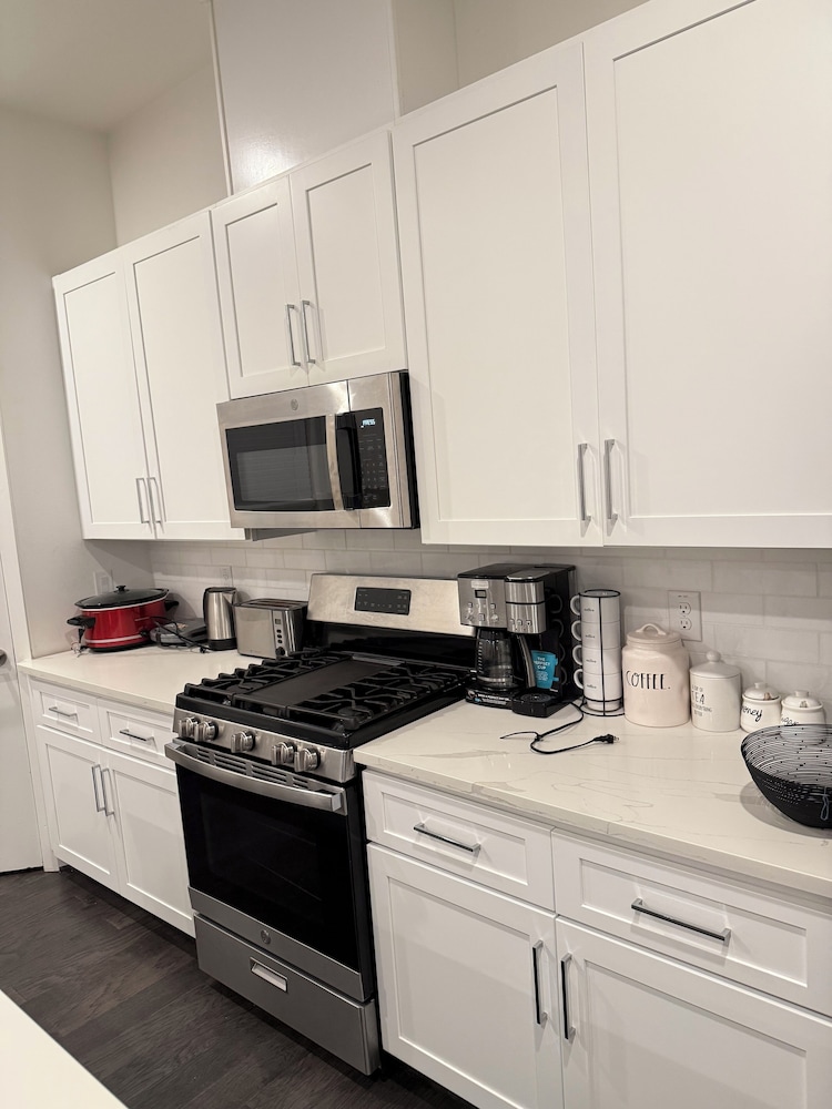 Luxury 3BR for Families Nurses and Group