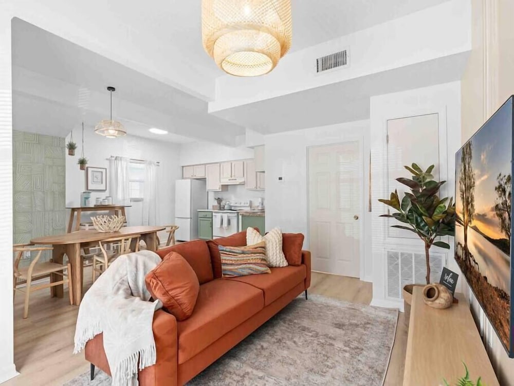 Super Boho - At Lake Toho's Water