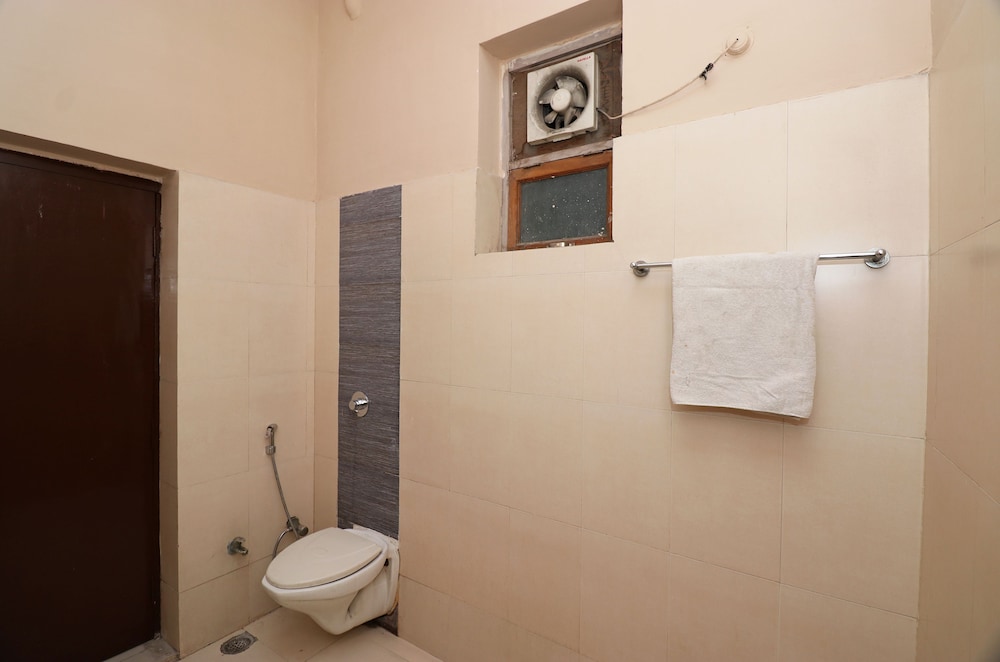 OYO 19979 Hotel Rajshri view 2