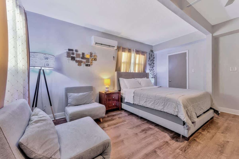Cozy Suite Full Amenitie s pet Friendly