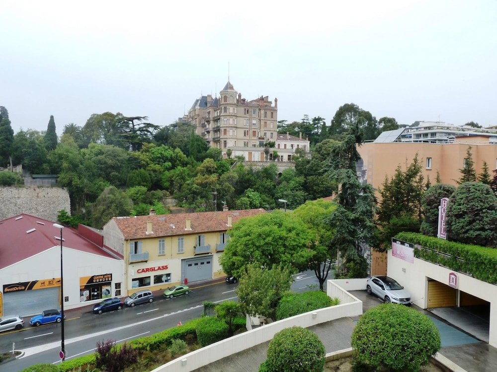 Spacious Studio in the Center of Cannes Nice Terrace Easy Walk to the Croisette and Palais - 1923